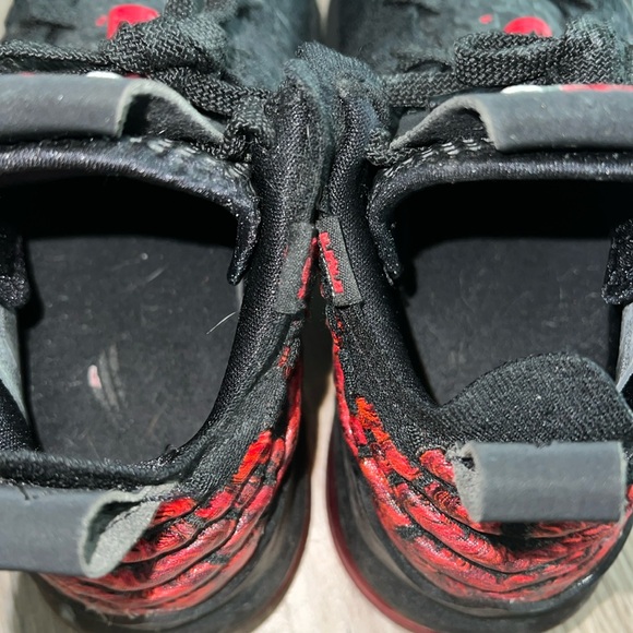 EUC LeBron’s Blk Red 6Y - Picture 6 of 7
